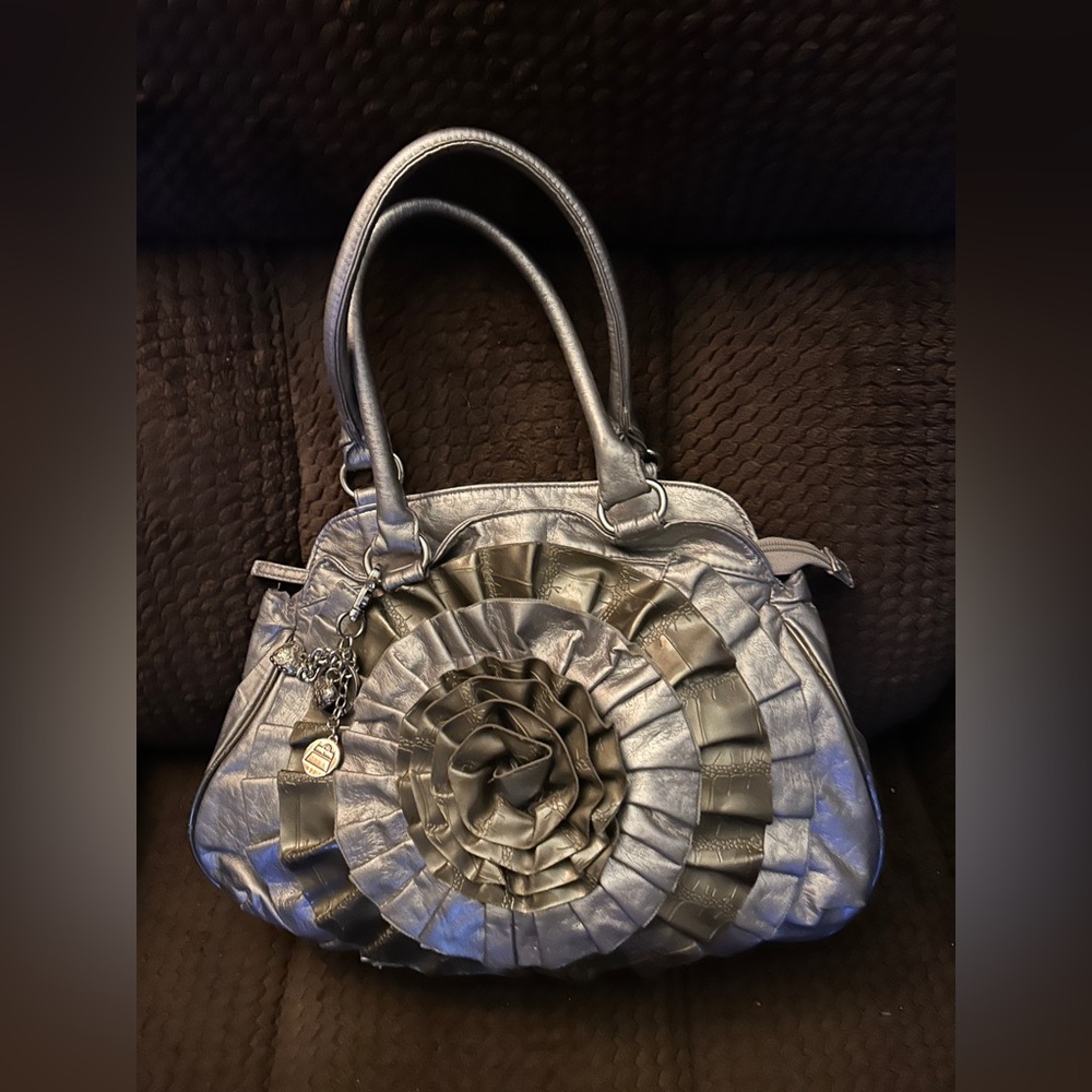 Chateau  Silver Women's Handbag elegant floral design